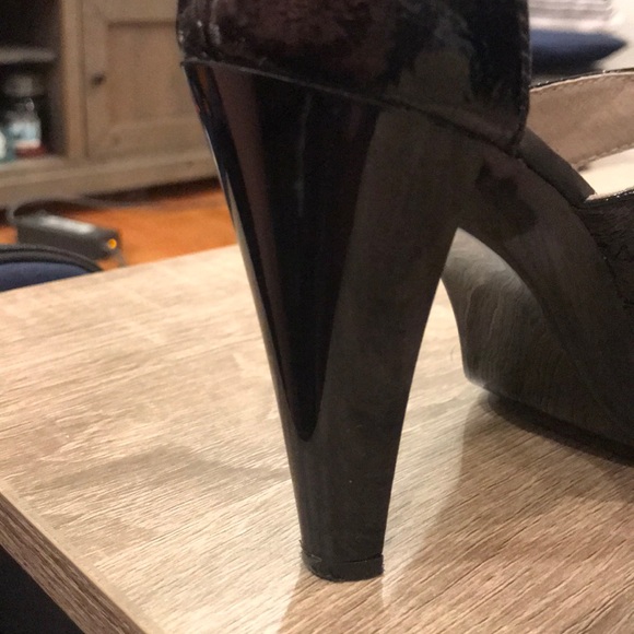 MICHAEL Michael Kors Berkley T-Strap Dress Sandals - Picture 4 of 7